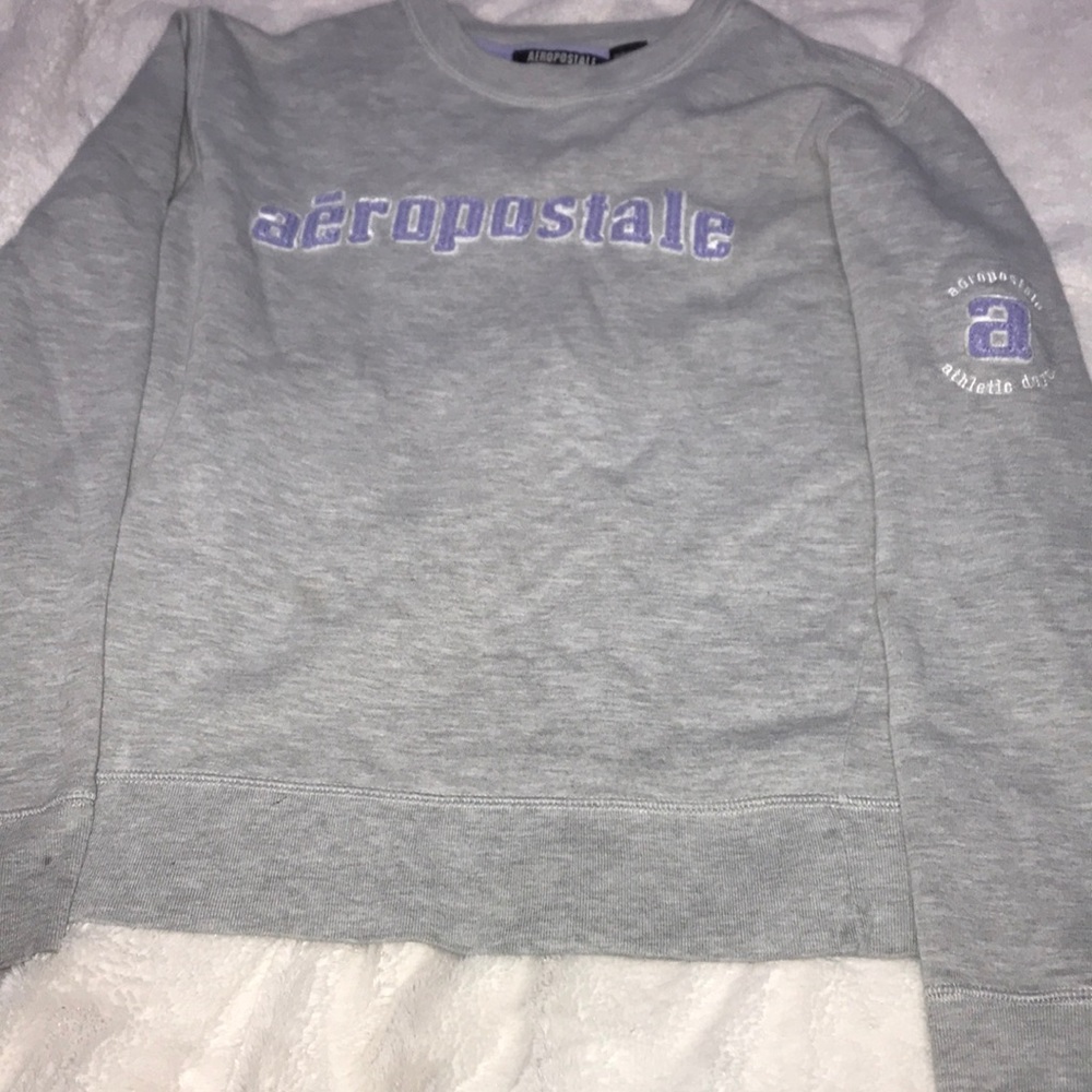 Super cute and durable Aeropostale crew neck.